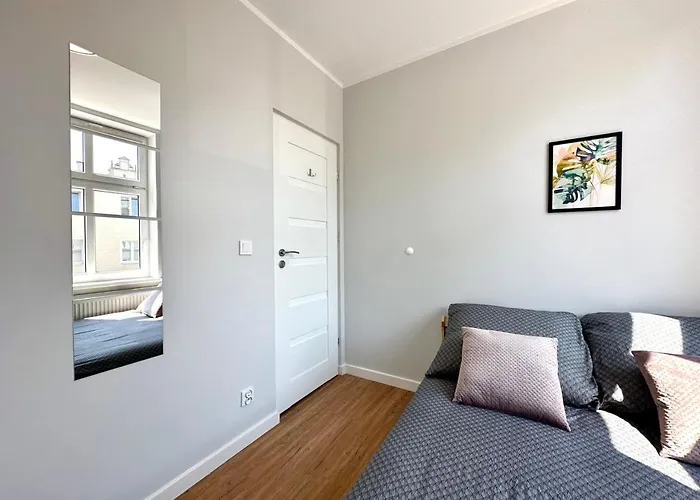 Mmrent Leaf Гданьск