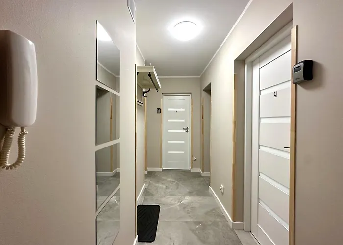 Mmrent Leaf Проживание в семье